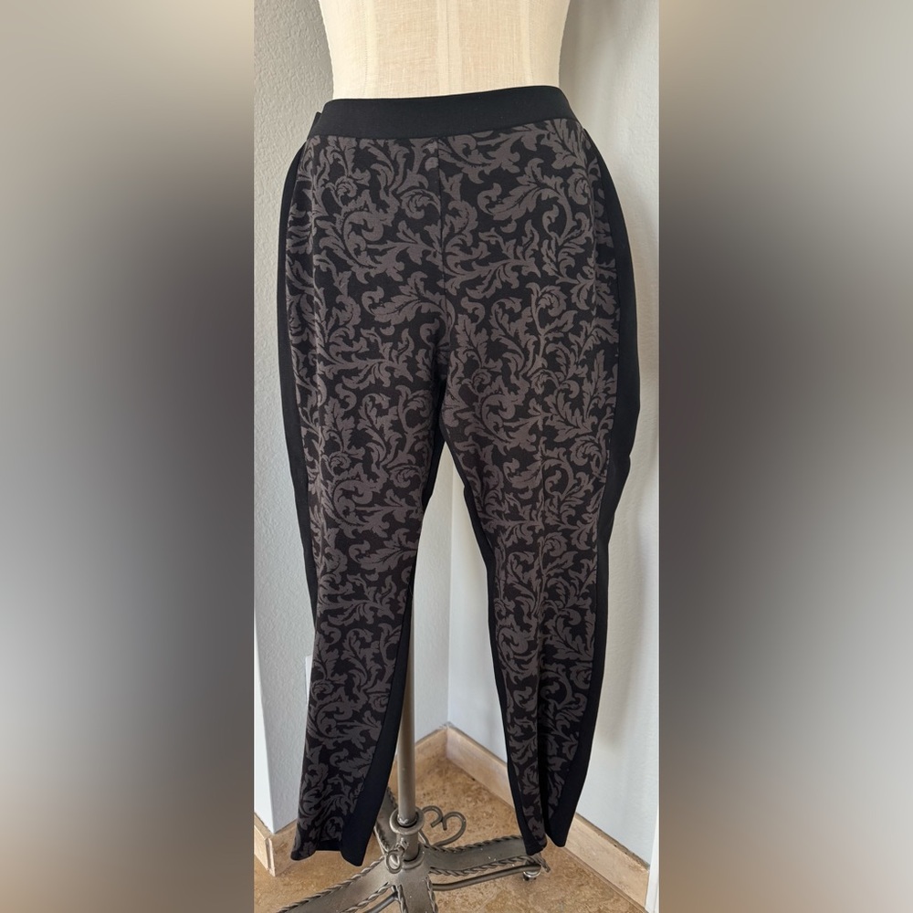 Chicos Capri Pants Stretch 2 / Large